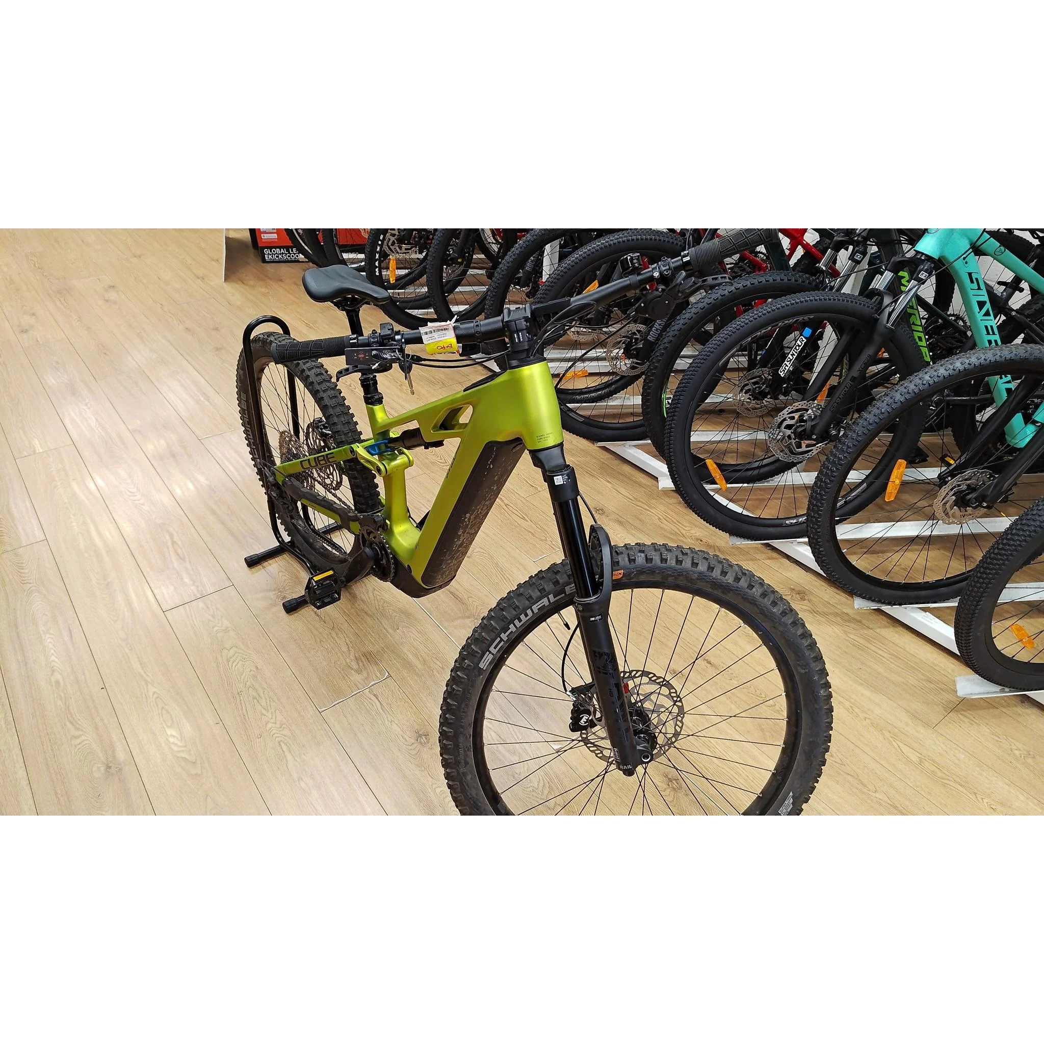 EX-DEMO Cube Stereo Hybrid ONE44 HPC Race 800 Electric Enduro Bike Flashlime'n'Blue (Small) - Image 4