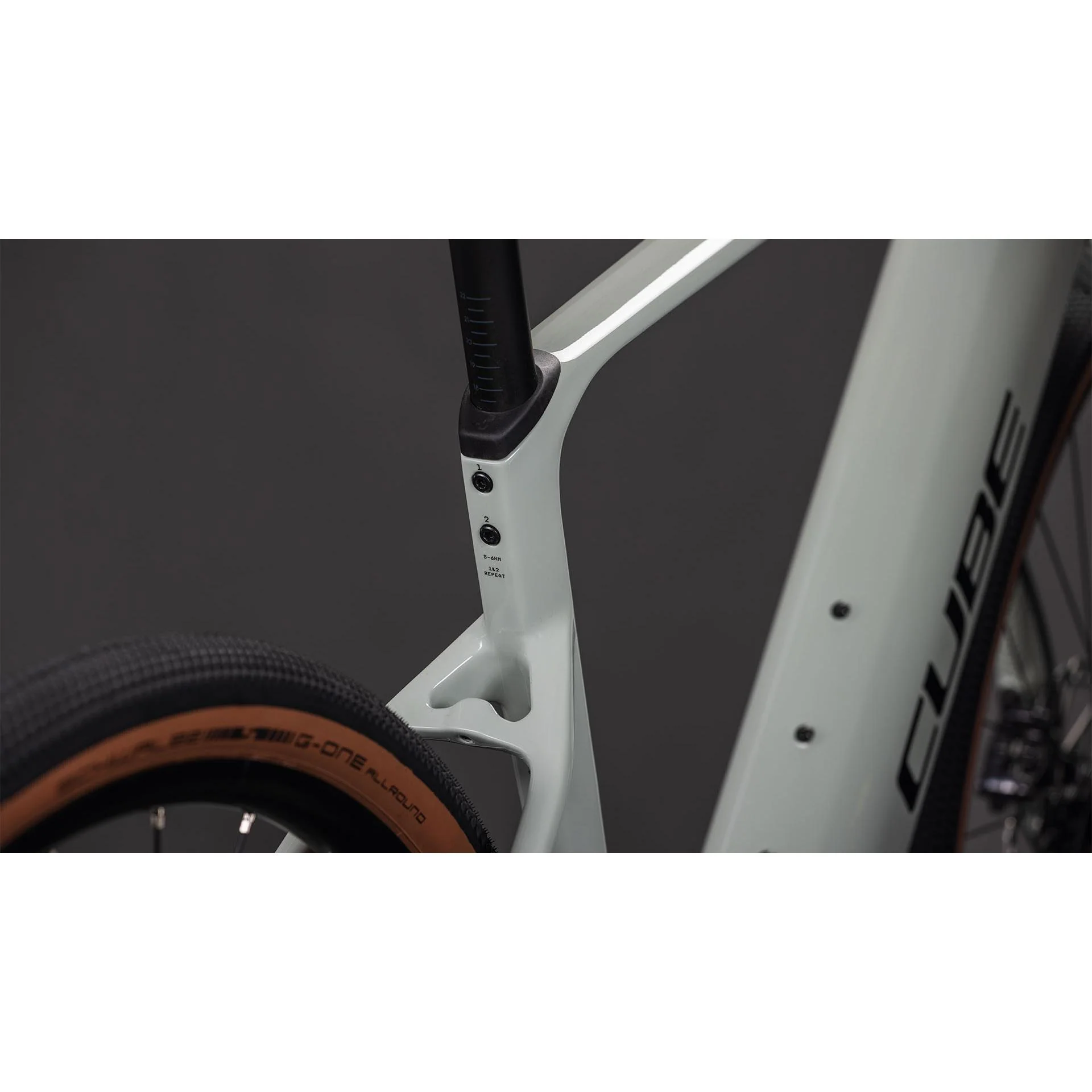 Cube Nuroad Hybrid C:62 Race 400X Electric Gravel Bike Reedbeige'n'Black - Image 3