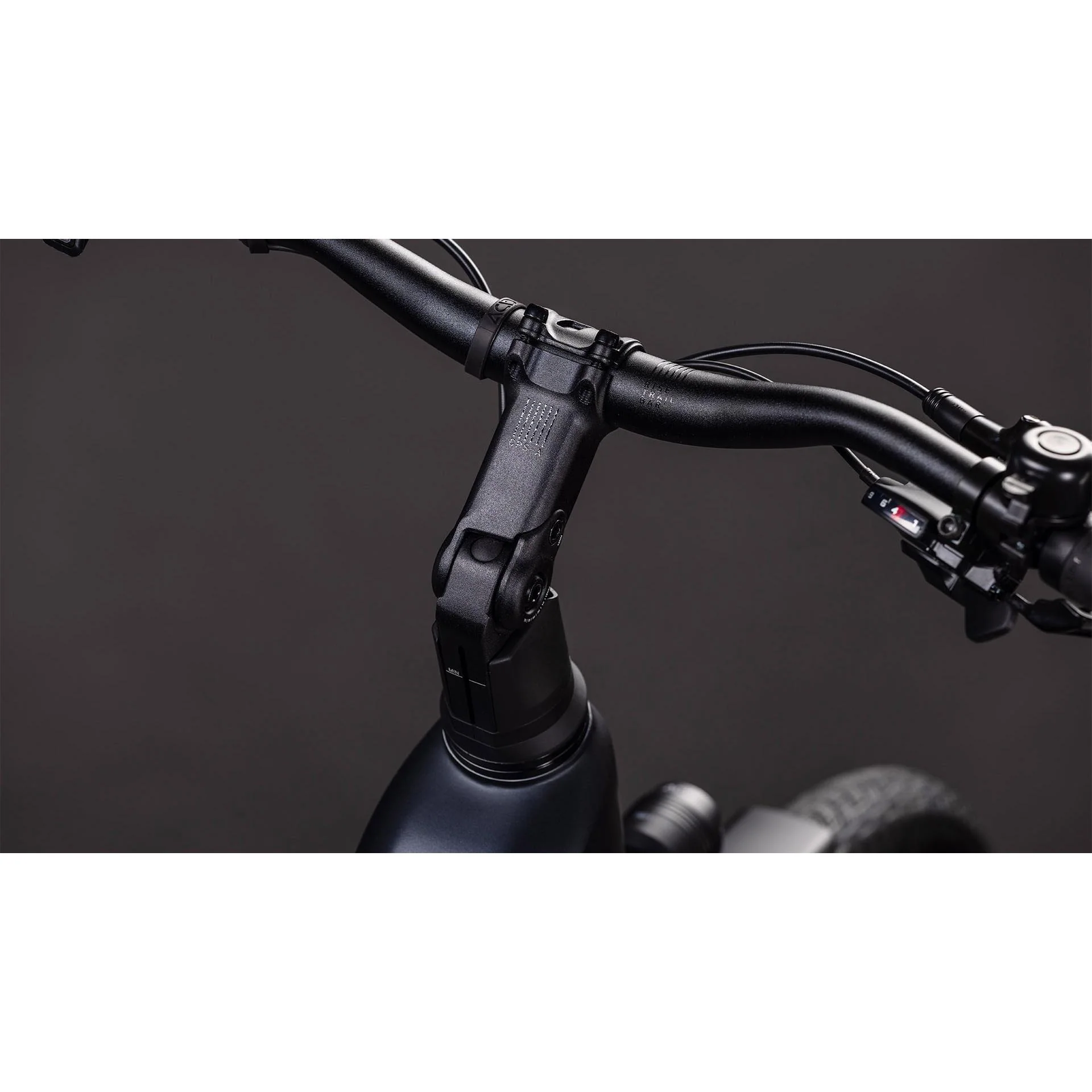 Cube Touring Hybrid ONE Easy Entry 600 Electric Hybrid Bike Coal'n'Chrome - Image 3