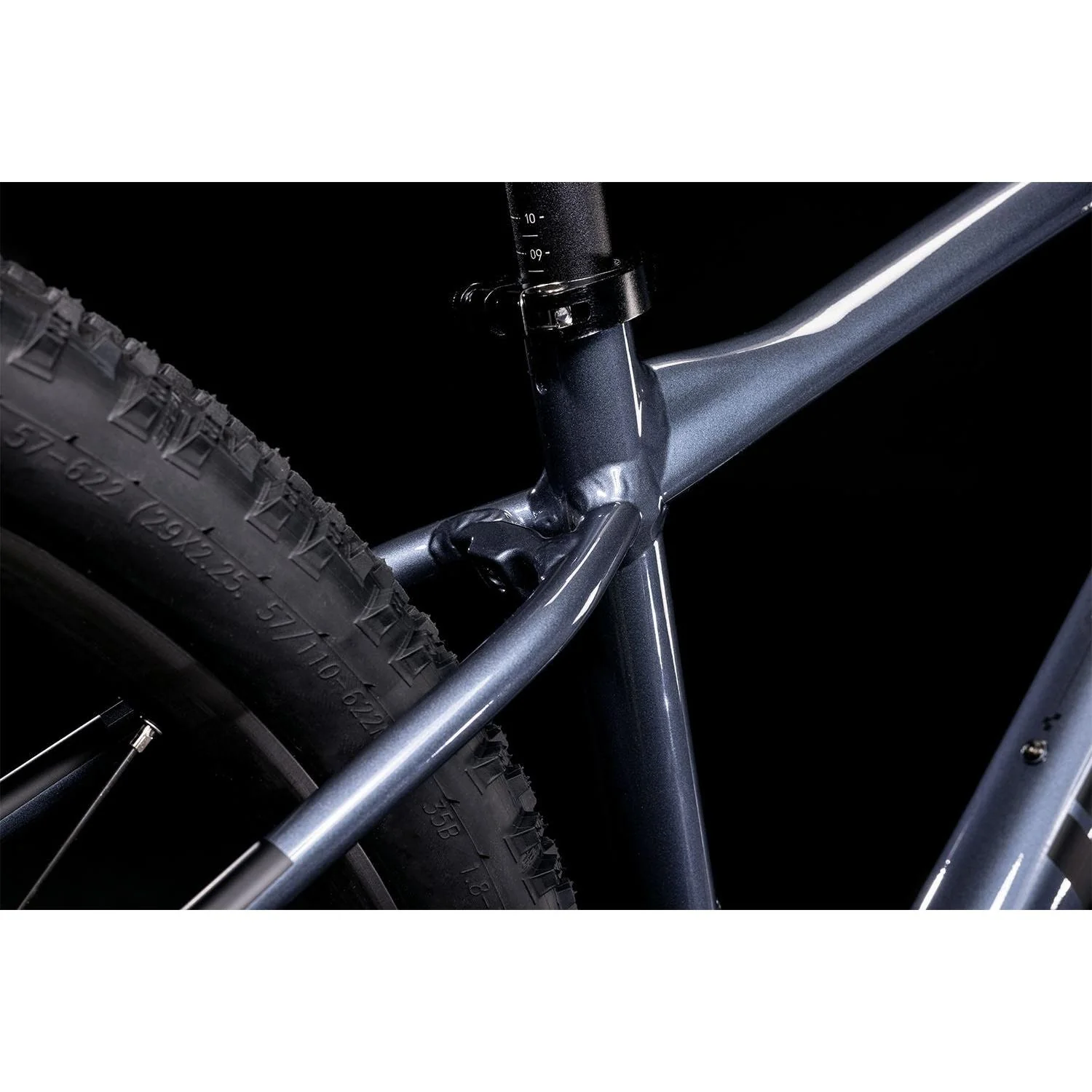Cube Attention Hardtail Mountain Bike Indigo 'n' Black - Image 3