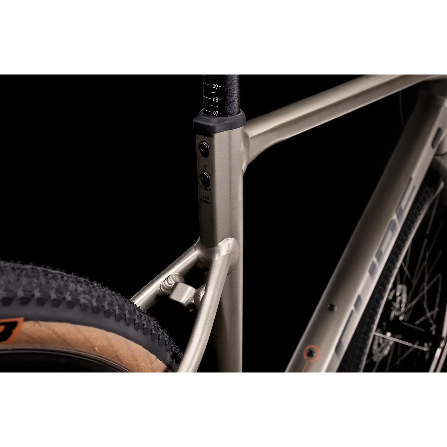 Cube Nuroad EX Gravel Bike Flashstone 'n' Orange - Image 5