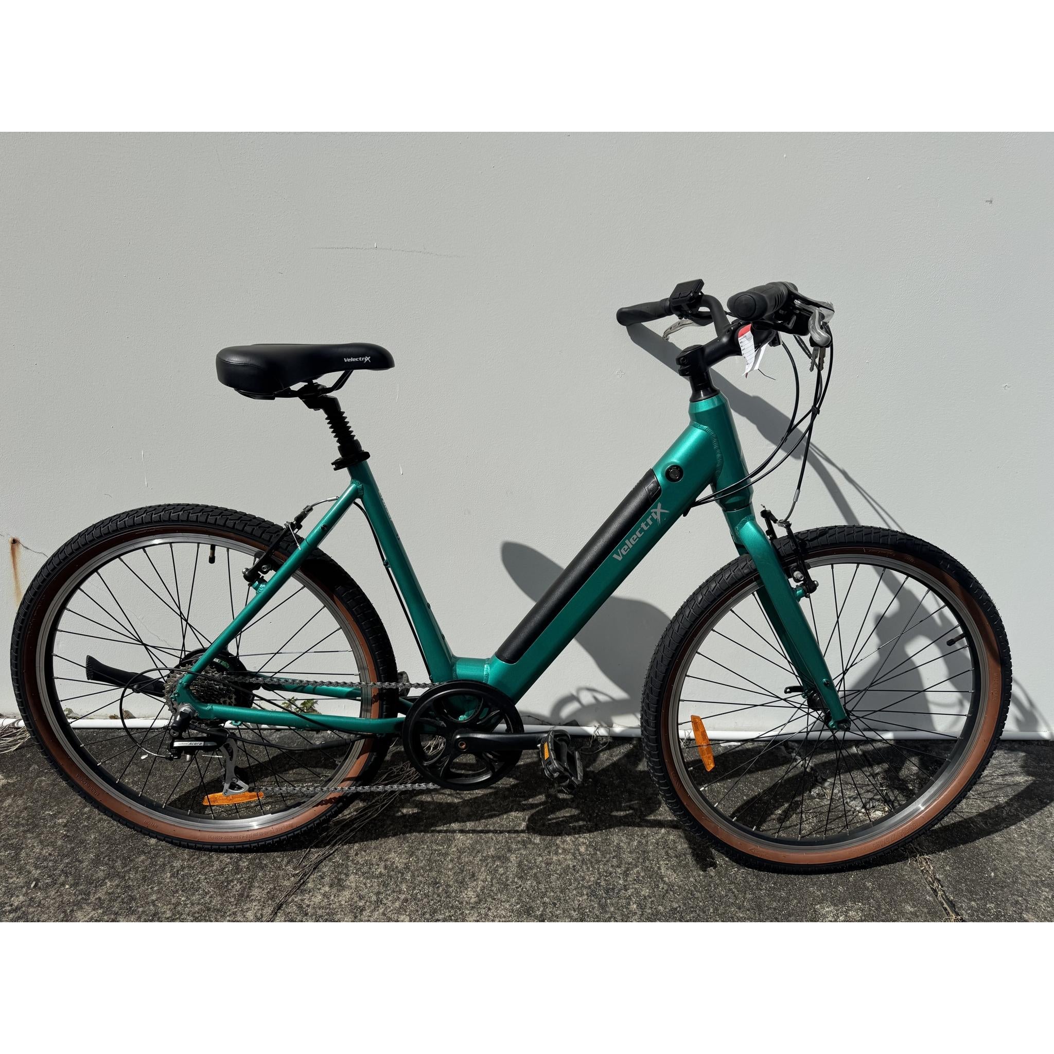 EX-DEMO VelectriX Cruiser Step Through Electric Hybrid Bike Green (Large) - Image 3