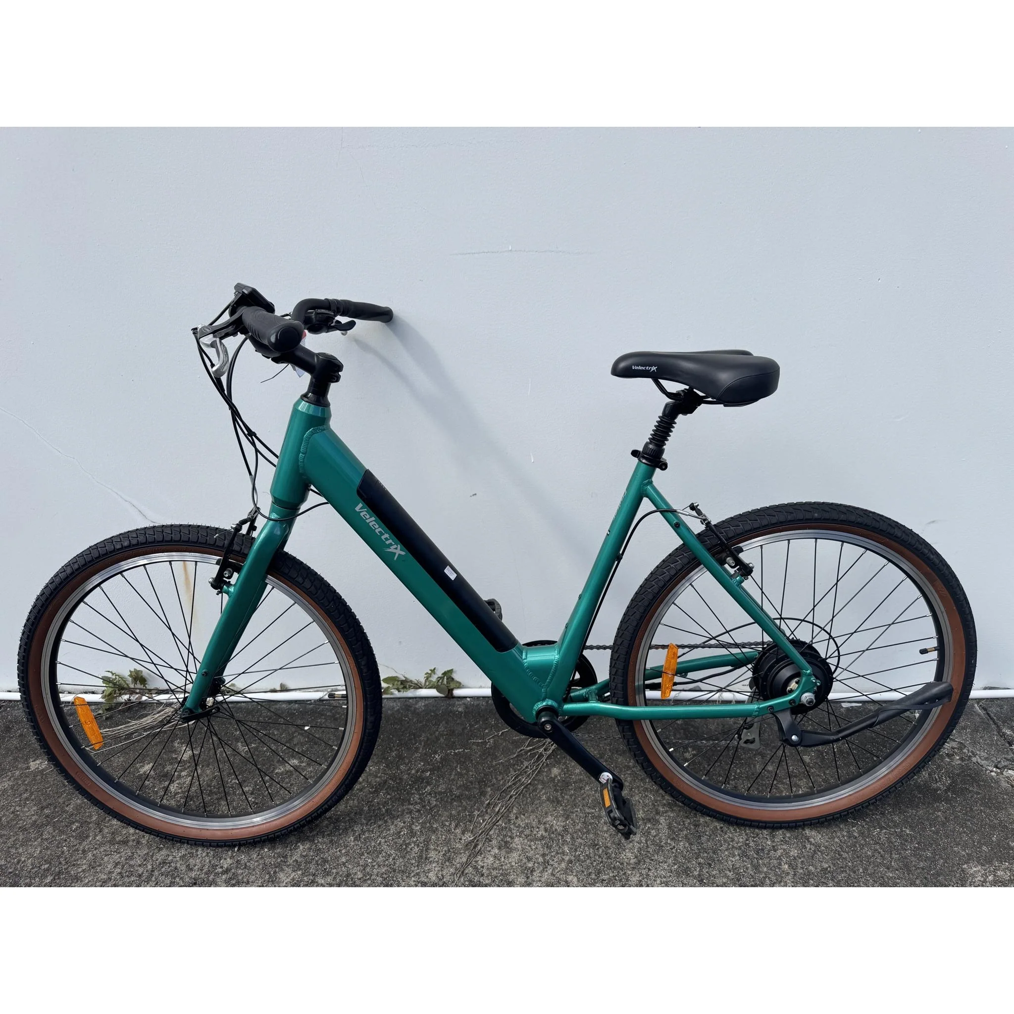 EX-DEMO VelectriX Cruiser Step Through Electric Hybrid Bike Green (Large) - Image 6