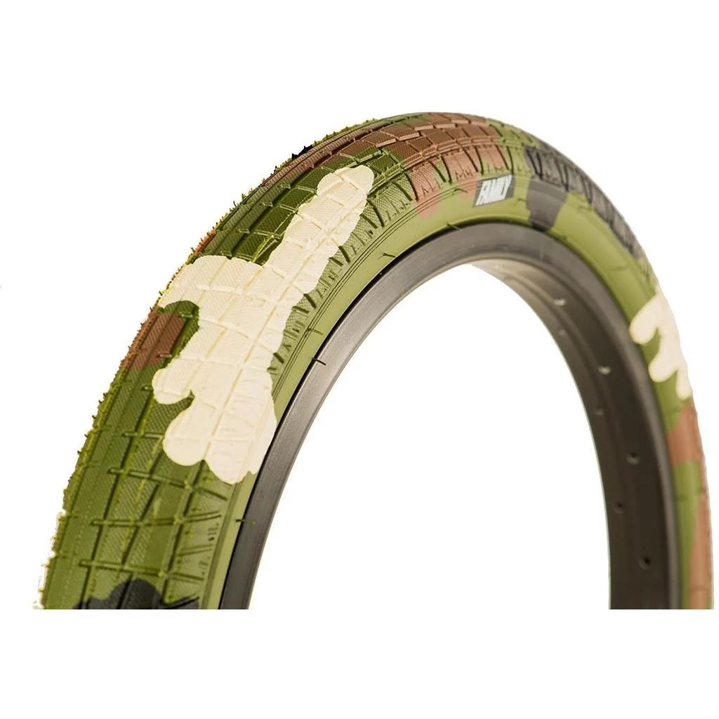 Family F2128 Tyre 16'' x 2.1'' Green Camo