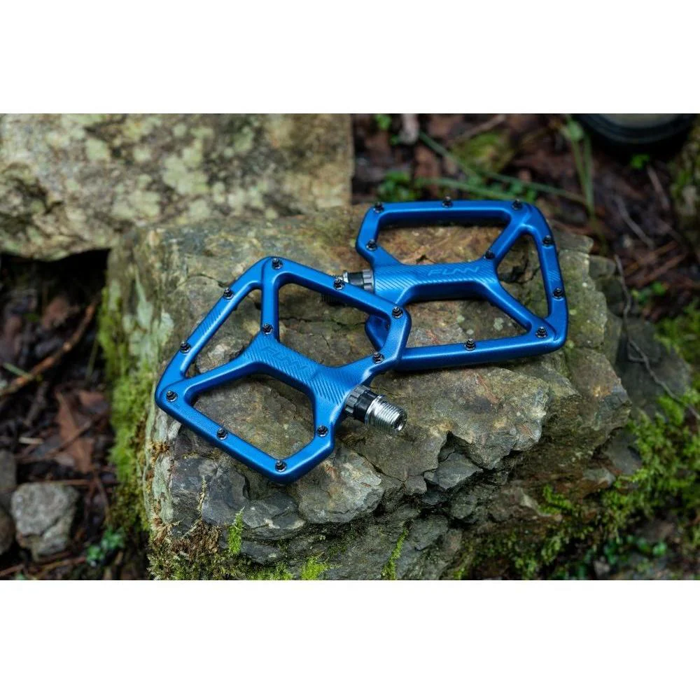 FUNN Python V2 Flat Pedals Blue - Image 5