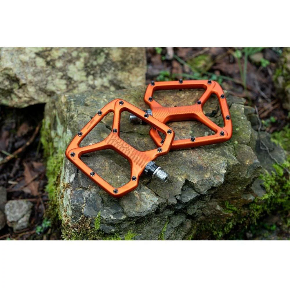 FUNN Python V2 Flat Pedals Orange - Image 6