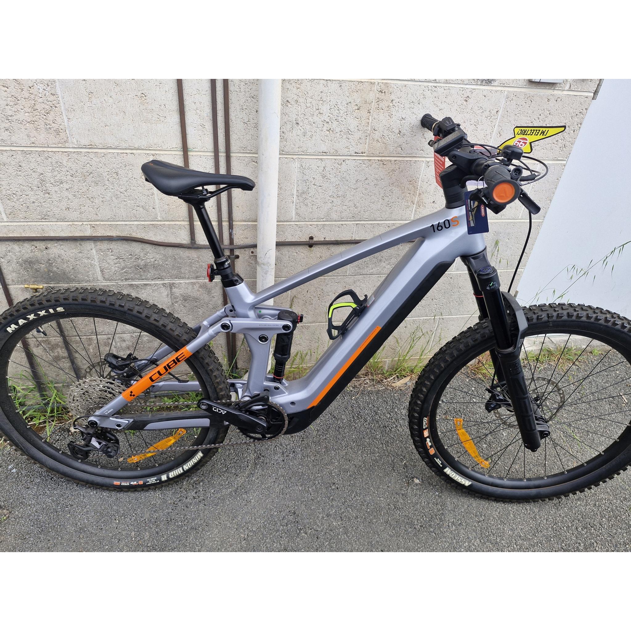 EX-DEMO Cube Stereo Hybrid 160 HPC SL 750 27.5'' Electric Enduro Bike Polar Silver 'n' Orange (Medium) - Image 2