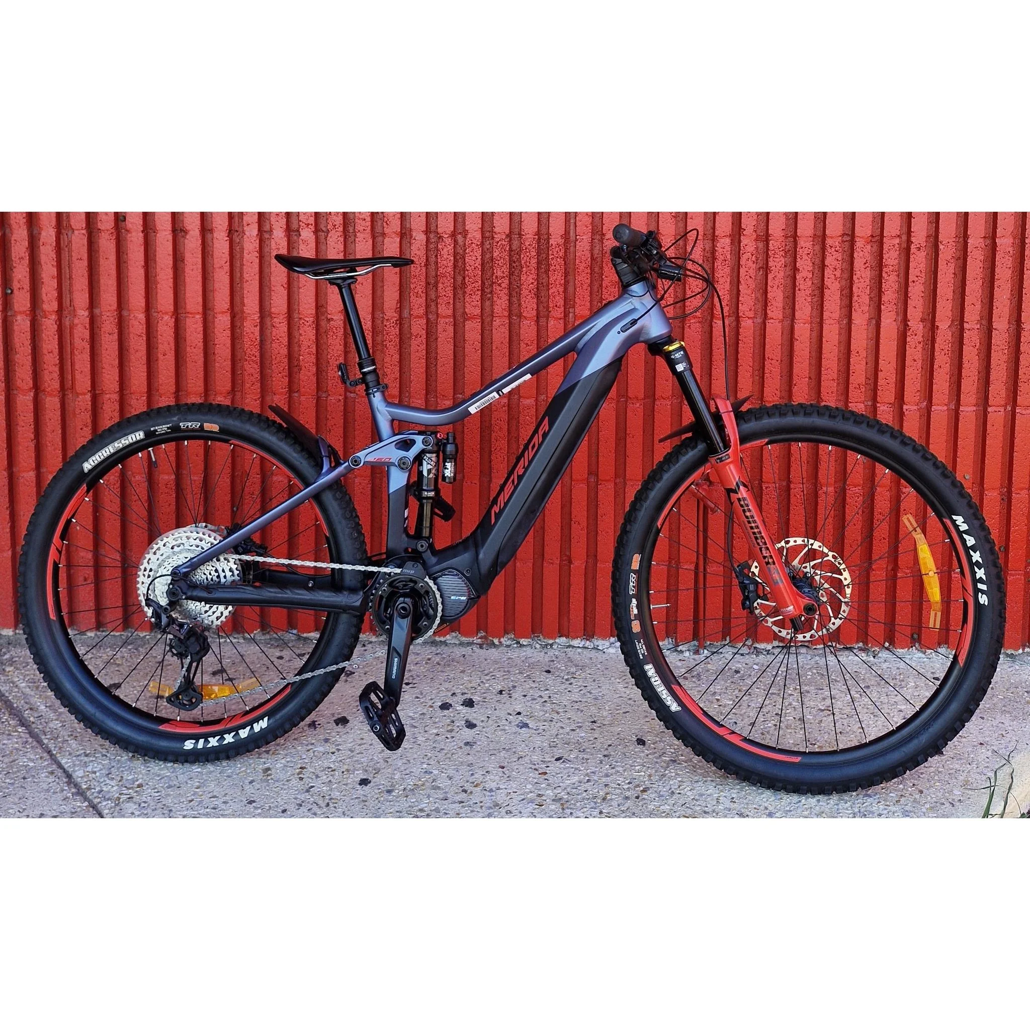 EX-DEMO Merida eOne Sixty 700 Electric Mountain Bike Glossy Matte Blue/Black/Red (Medium) - Image 2