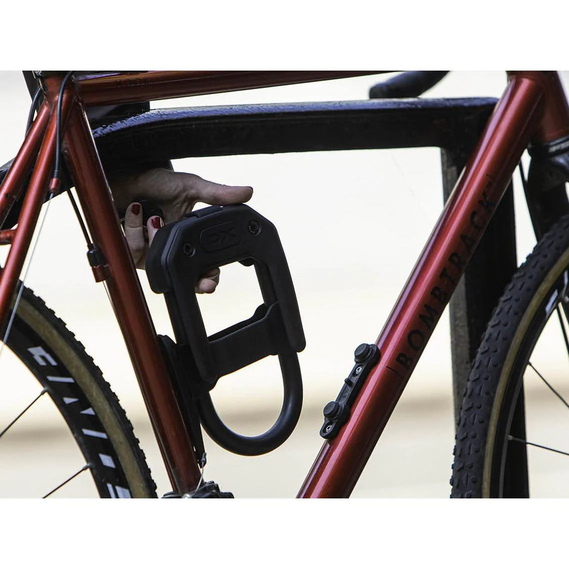 Hiplok DX Key D-Lock with Frame Clip Black - Image 6