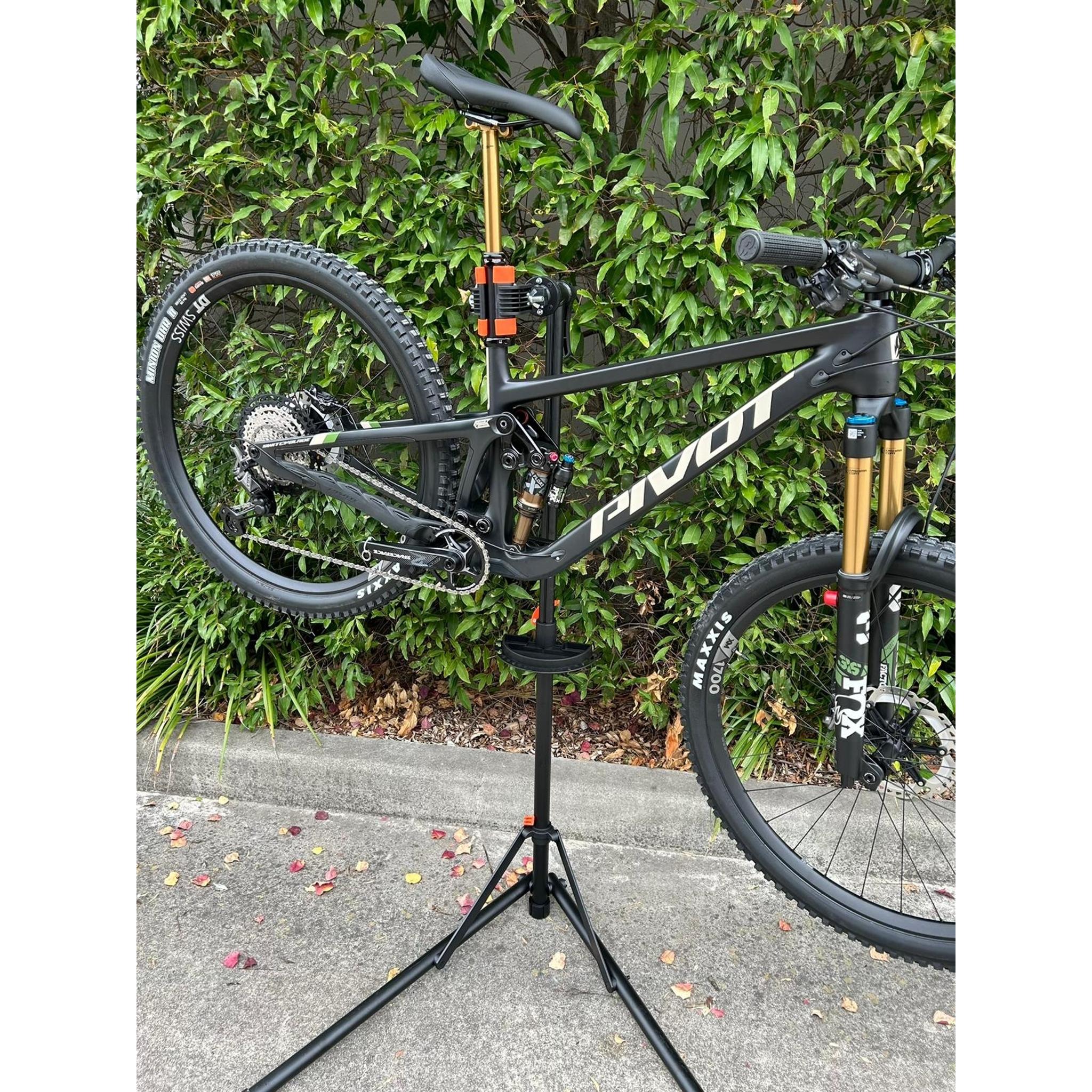 Jetblack Workstand Pro w/ Lever Locking Clamp Head - Image 3