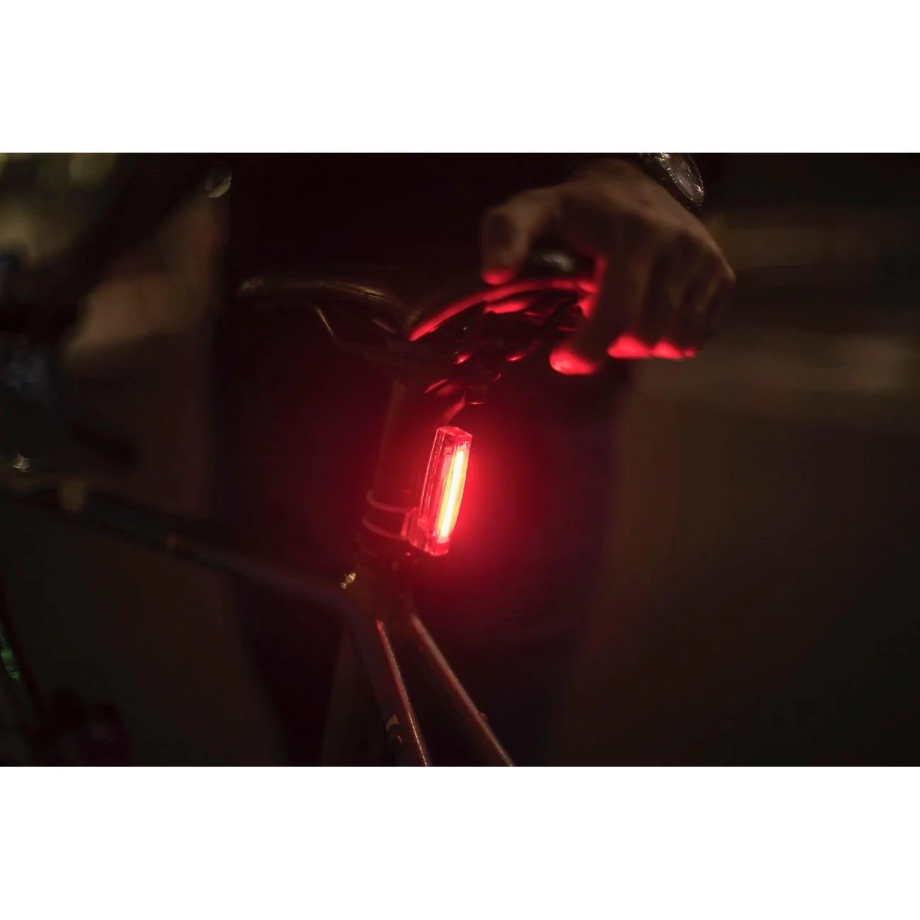 Knog Plus 20 Lumens Rear Light - Image 2