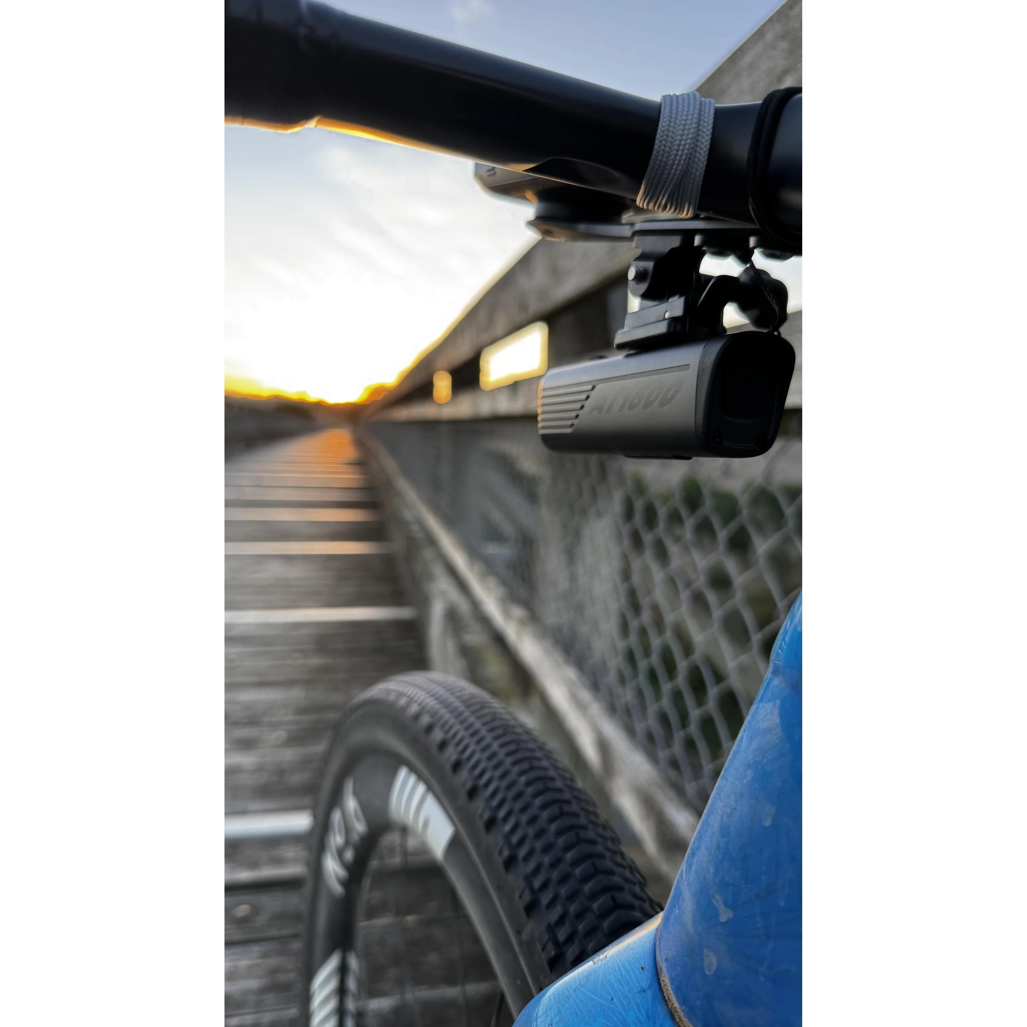 Magene Antares 1600 Lumens Smart Front Light - Image 2