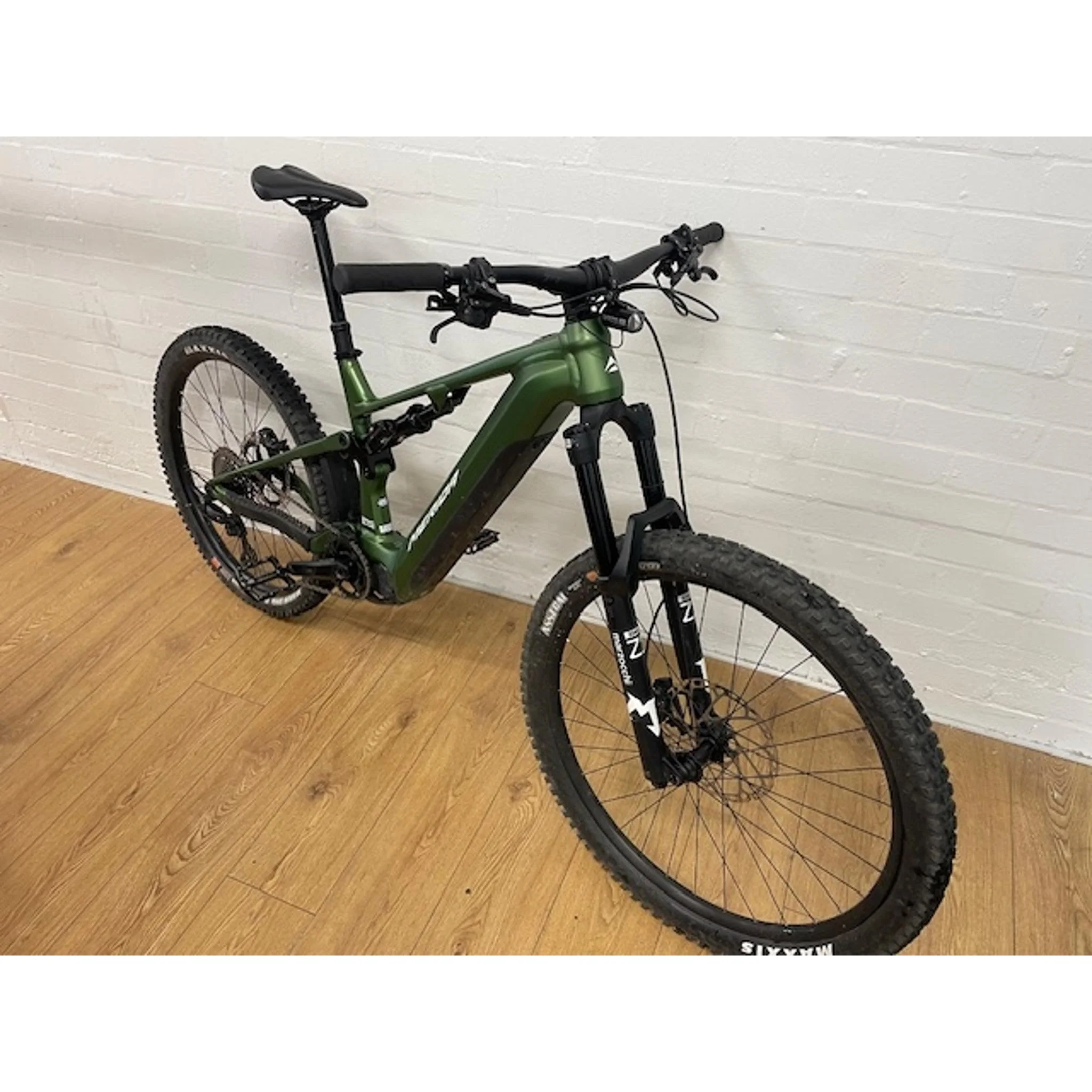 EX-DEMO Merida eOne-Sixty 675 Electric Dual Suspension Mountain Bike Silk Fog Green/White (Large) - Image 4
