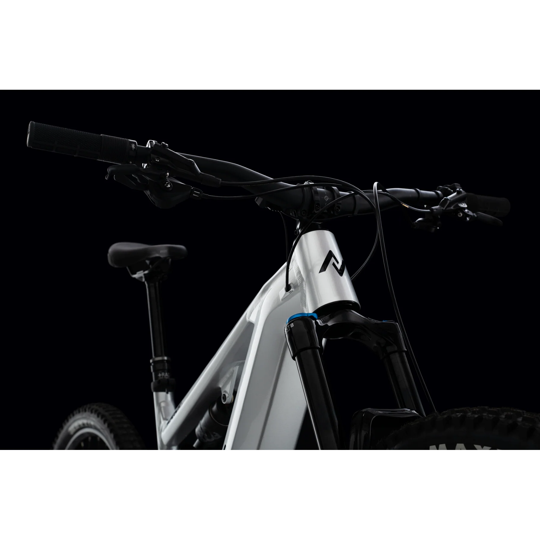 Norco Sight VLT A1 Electric Dual Suspension Mountain Bike Silver/Black - Image 10