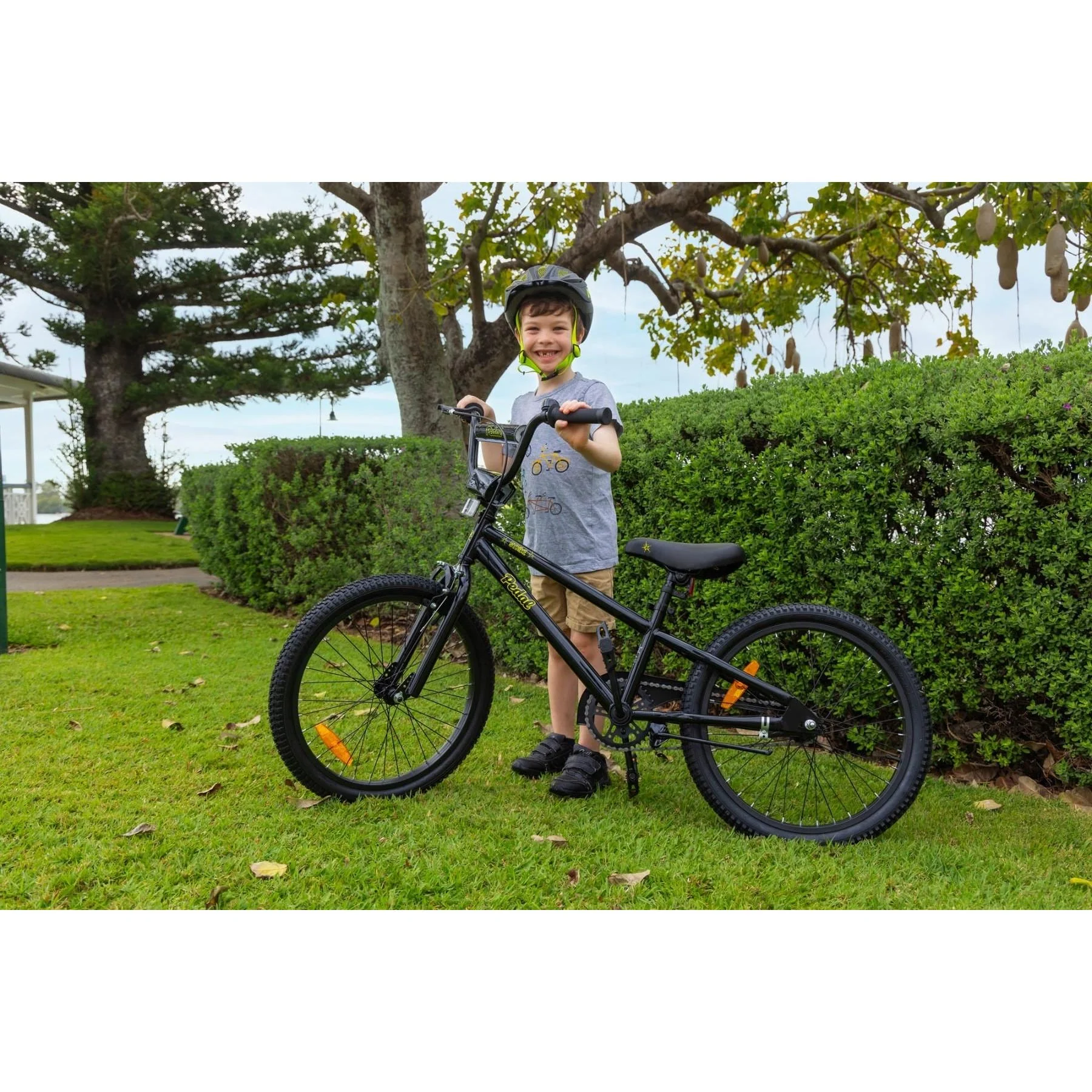 Pedal Strike Steel Kids Bike Black/Yellow - Image 3