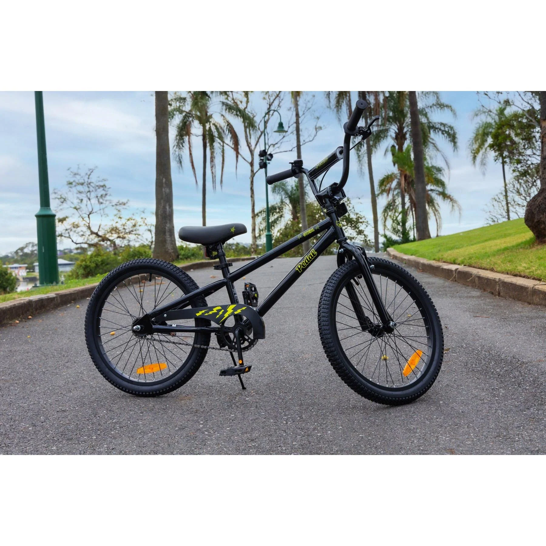 Pedal Strike Steel Kids Bike Black/Yellow - Image 4