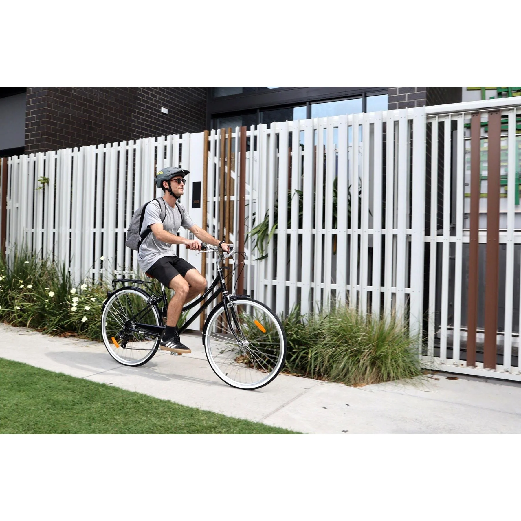 Pedal Uptown DLX Vintage Cruiser Bike Black - Image 9