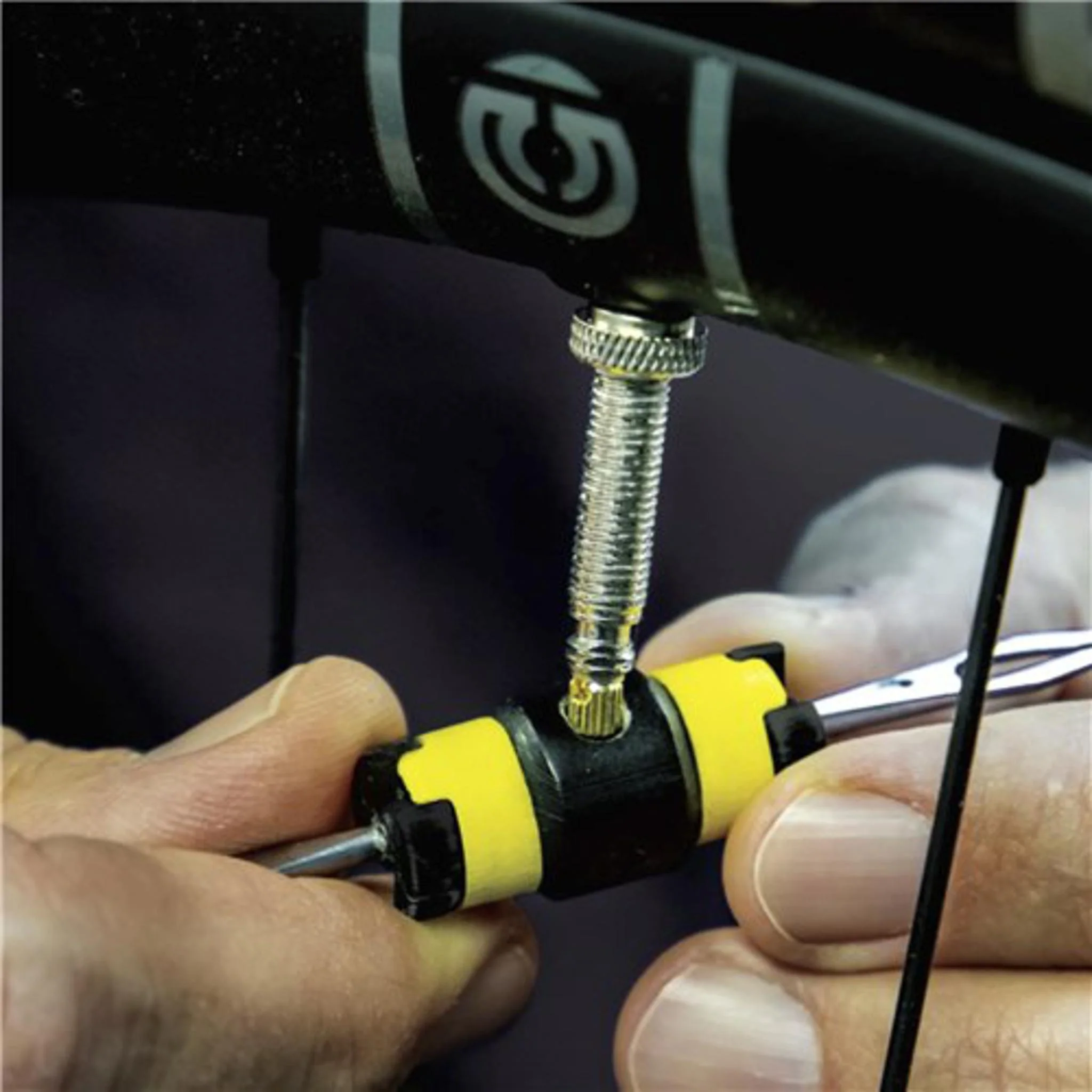 Ryder Slug Plug Dual Kit Tubeless Repair Tool - Image 4