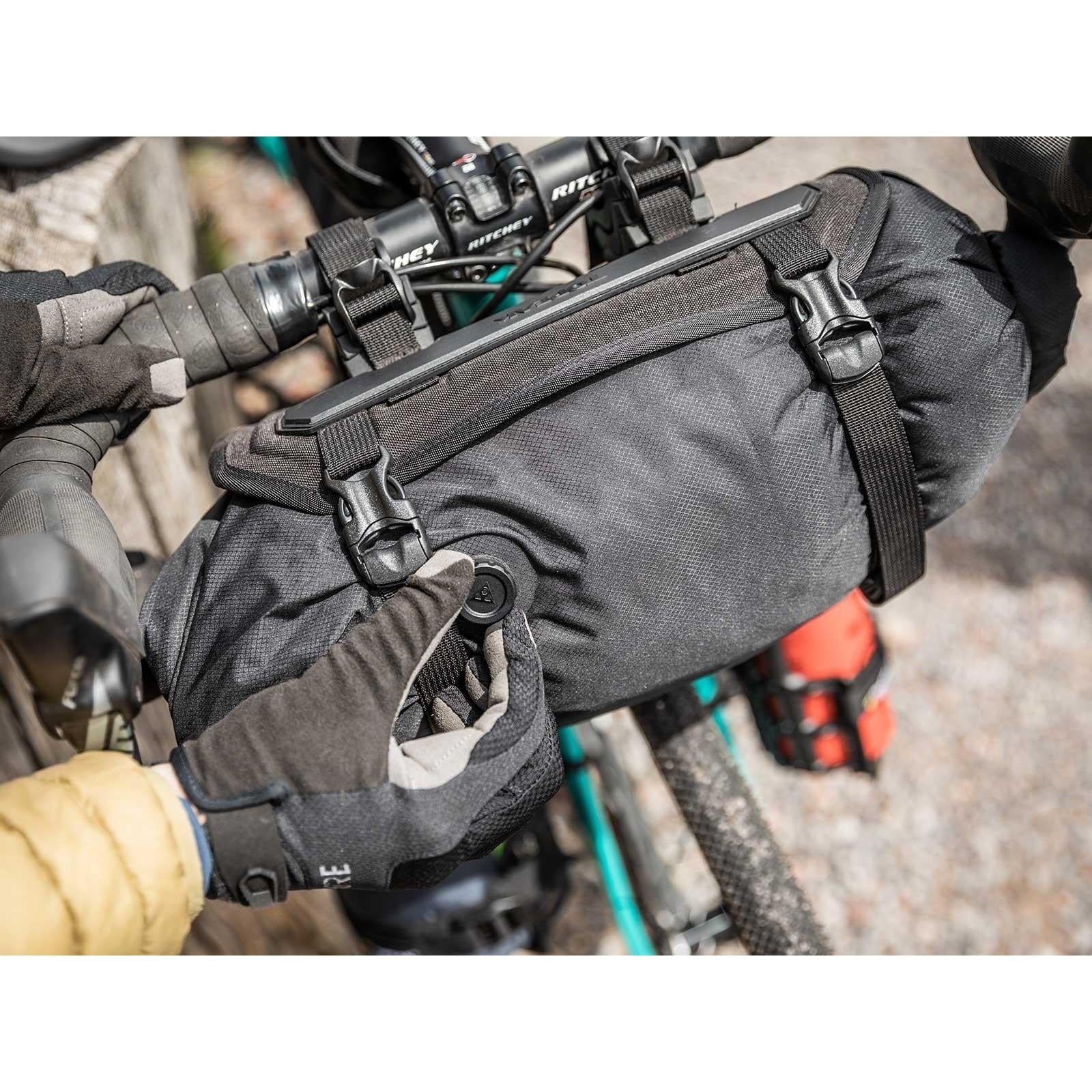 Topeak Frontloader Handlebar Bag 12L Black - Image 7