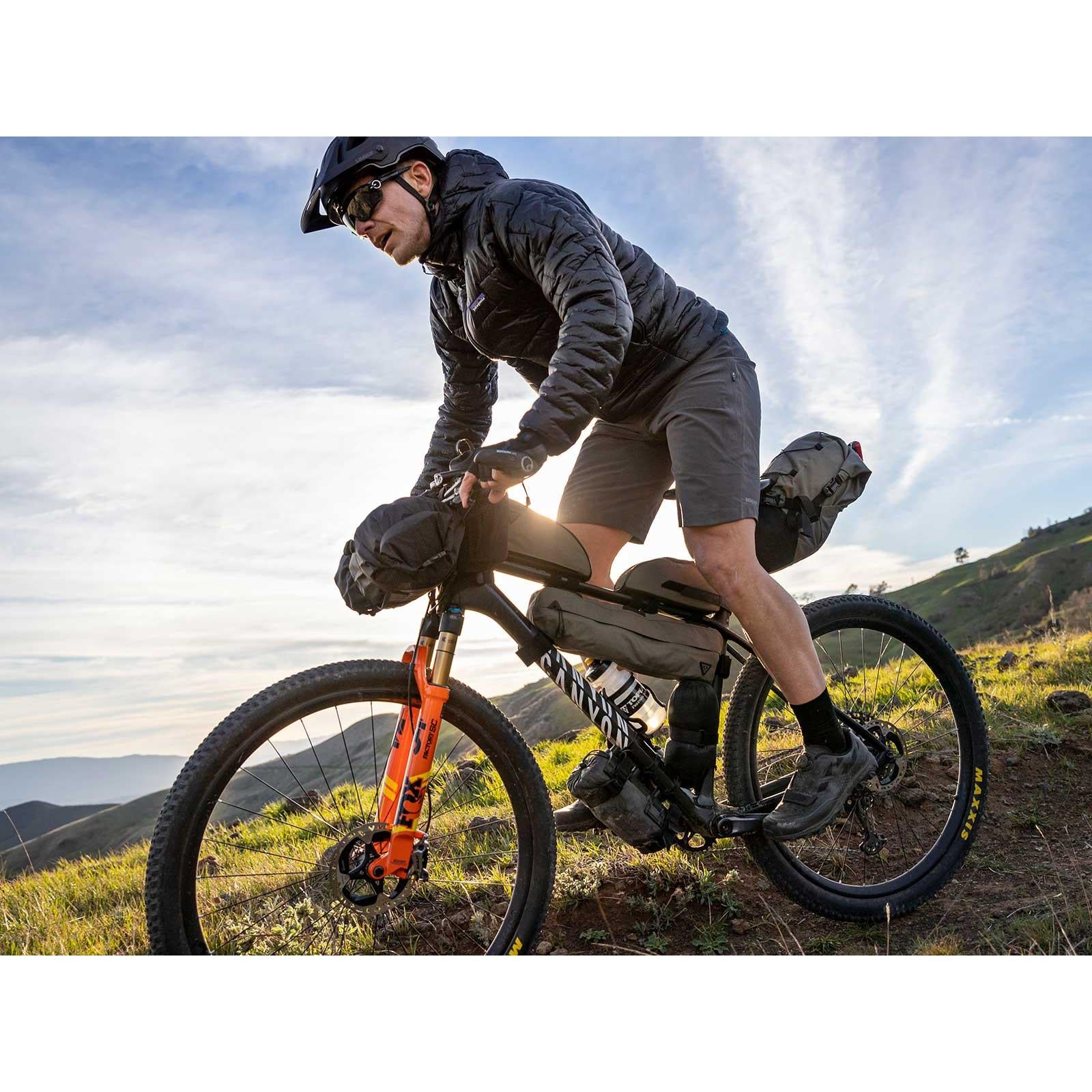 Topeak Frontloader Handlebar Bag 8L Green - Image 4