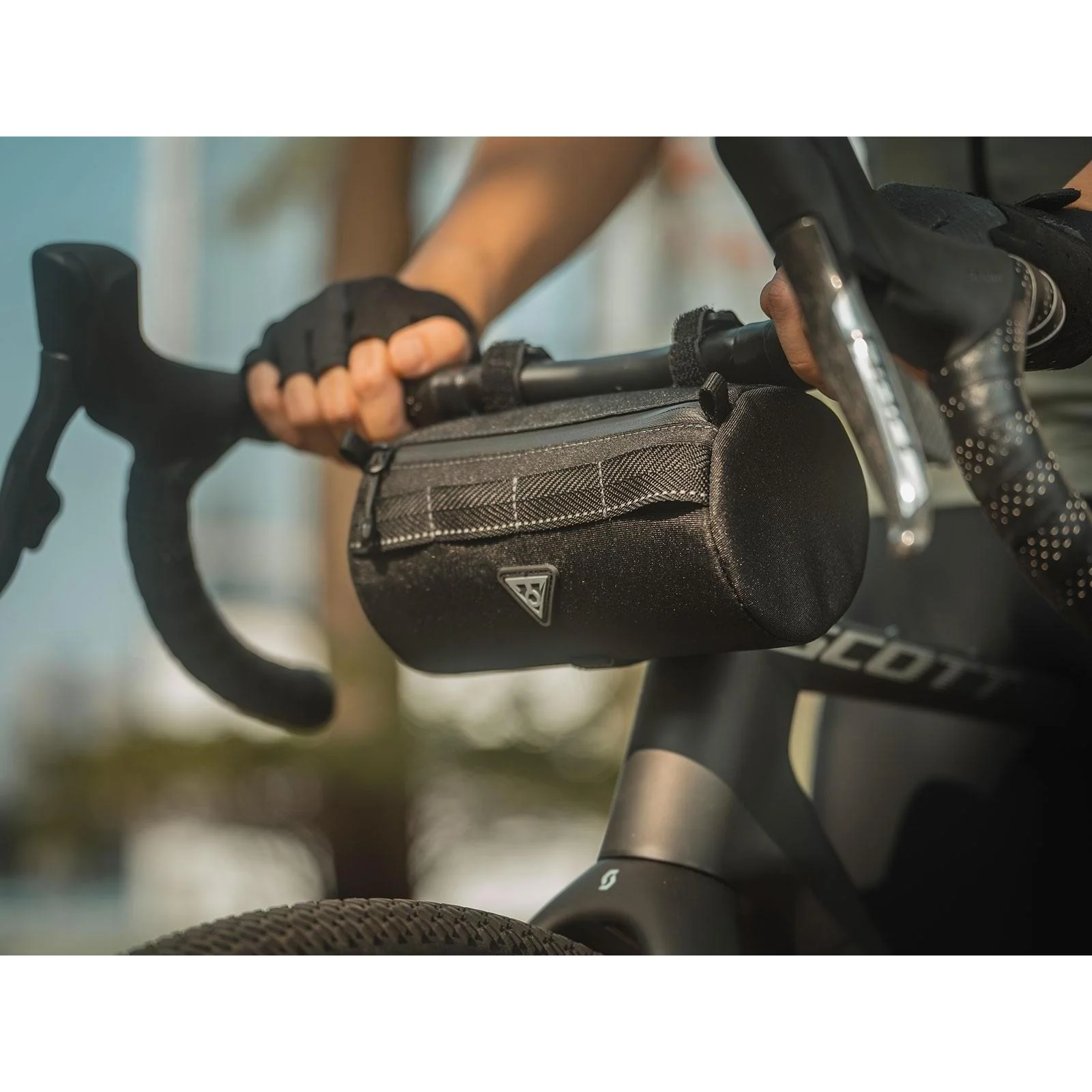 Topeak Tubular Barbag Slim Handlebar Bag 1.5L Black - Image 7