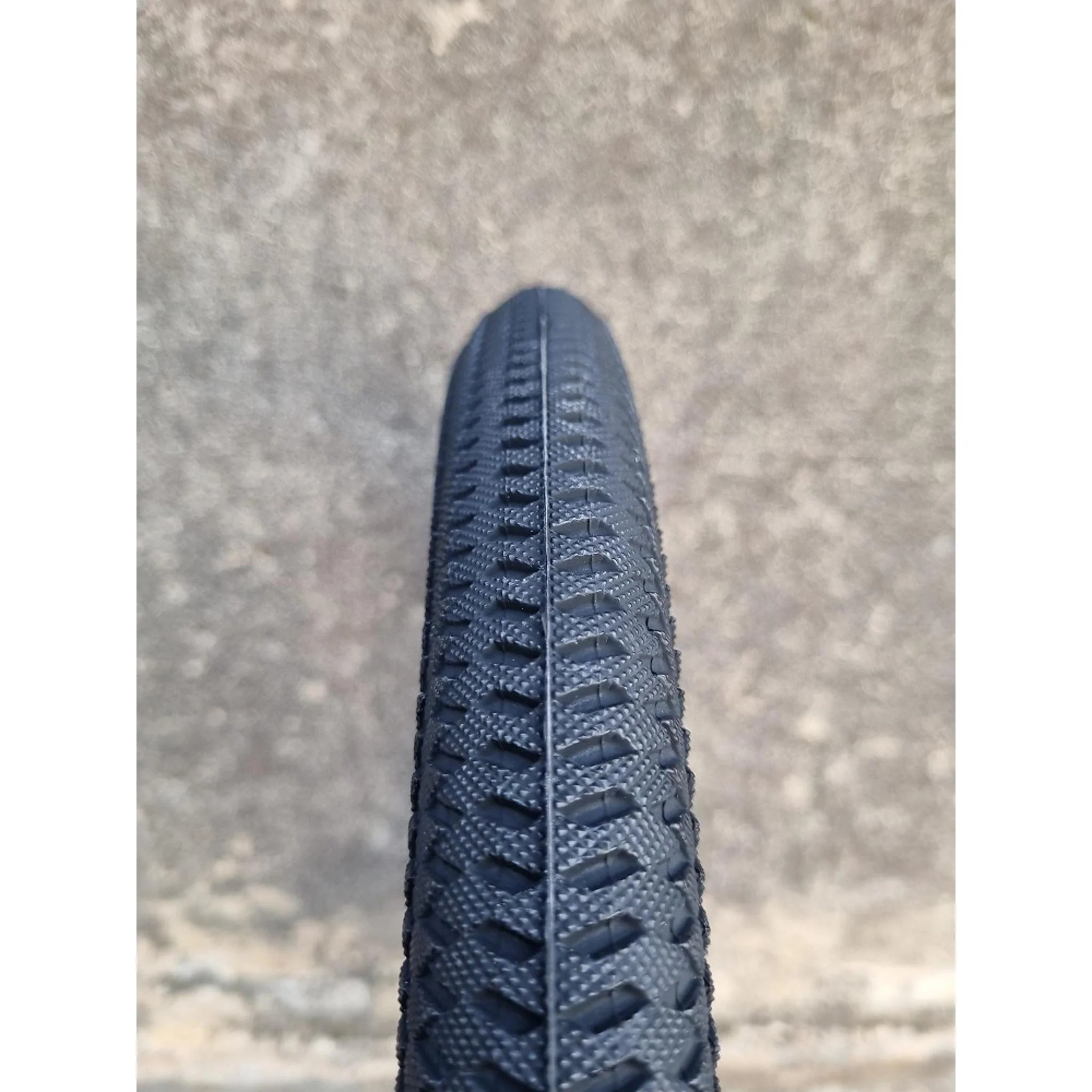 BPW Fantasy Freestyle BMX Kids Tyre 18 x 1.95'' Black - Image 2